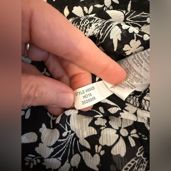 J.Crew Black/Ivory Bird & Floral Toile Print Ruched Sleeve Top Size Small - Picture 9 of 12